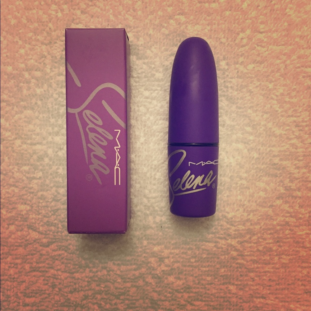 SELENA x MAC