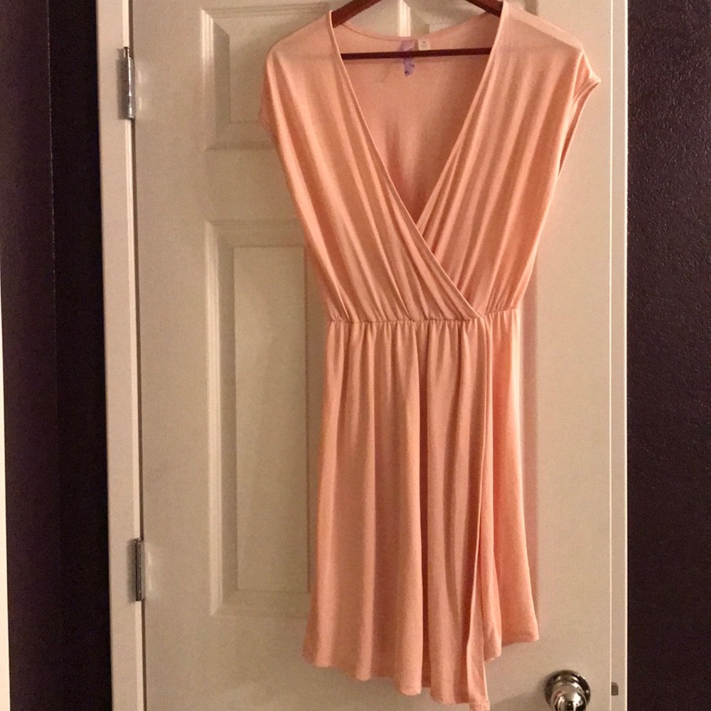 Light pink capped shoulder dress- never worn!
