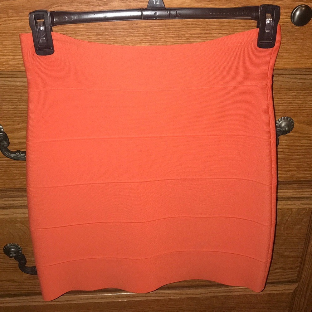 Bcbg power skirt