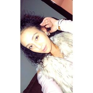 Meet your Posher, Rae