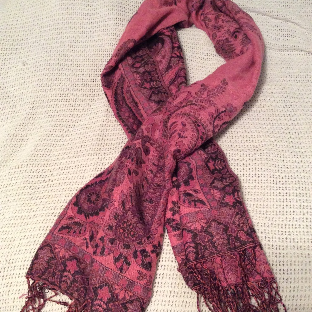 Beautiful pink and black scarf / hijab