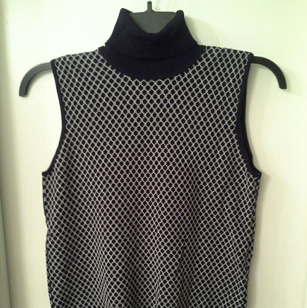 Sleeve free casual top!