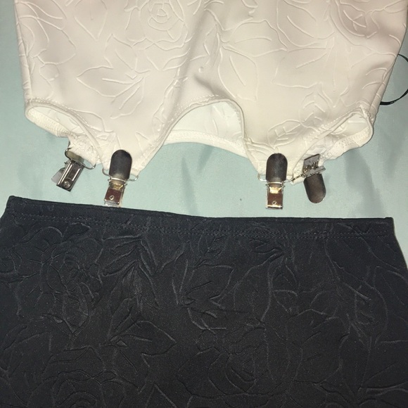 Forever 21 Dynamite Embossed Bodycon Dress - Picture 4 of 4