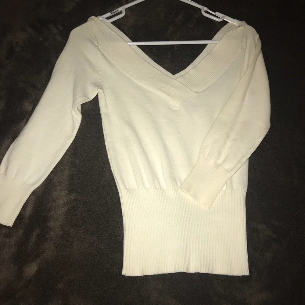 offwhite sweater/top