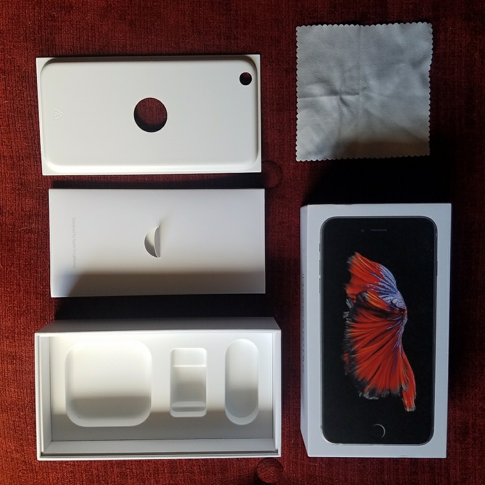 Iphone 6s plus box with ear buds