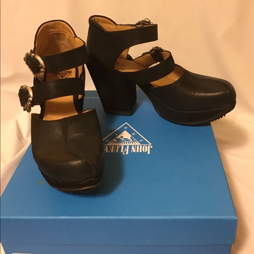 John Fluevog Prepare 2.0 Canopy Flower Buckles
