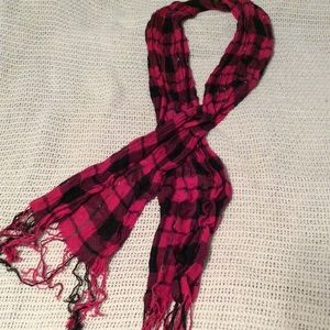 *FREE w/Bundle* Pink & black plaid accent scarf