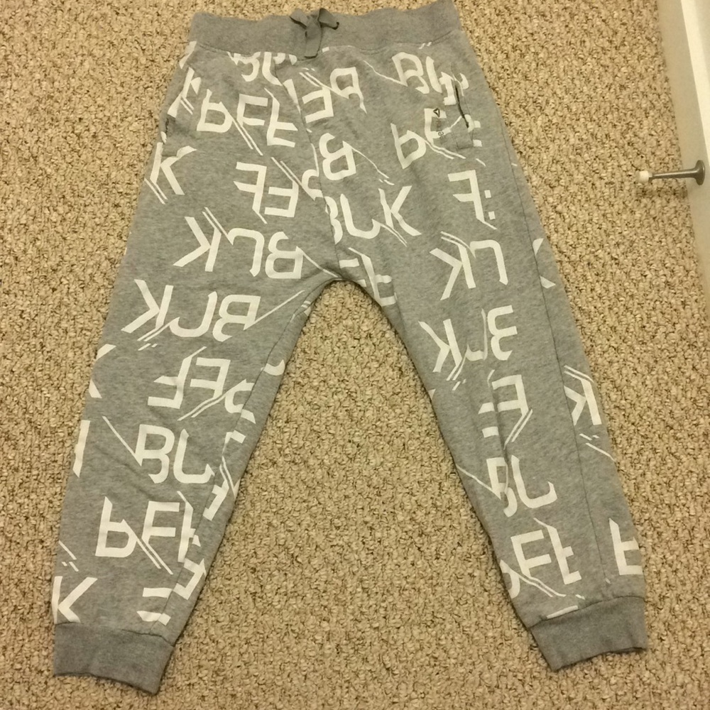 Used Reebok joggers size MED
