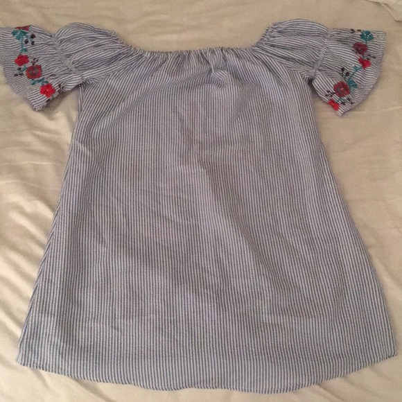 ADORABLE off the shoulder dress - Picture 1 of 1