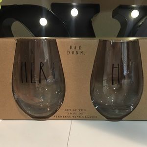 Rae Dunn “His And Hers” wine glass set