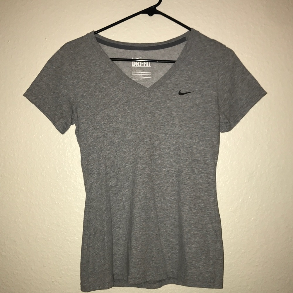NIKE grey t-shirt