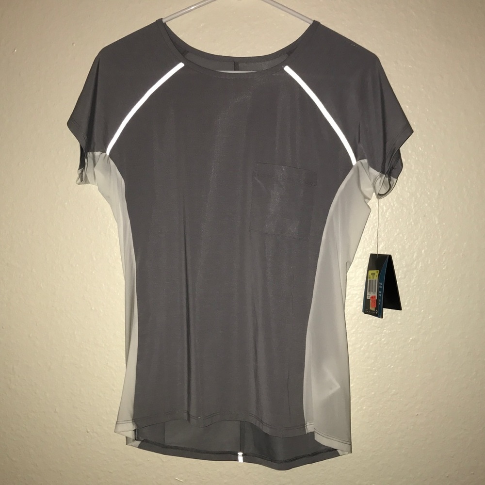 ⭐️BRAND NEW⭐️ w/ tags. NIKE dri-fit t-shirt