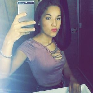 Meet your Posher, Leslie