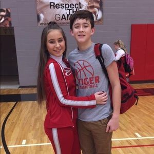 Meet your Posher, Levi