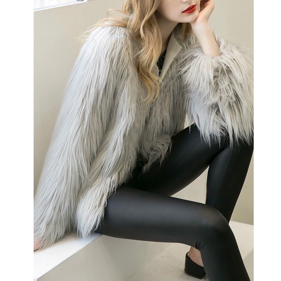 ‘Acadia’ Gray Faux Fur Jacket - Picture 2 of 4