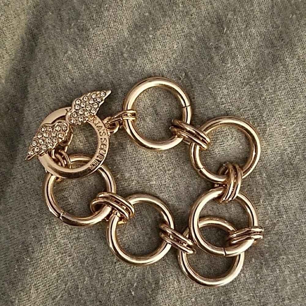 **CLOSET CLEAR OUT SALE!Victoria's secret bracelet