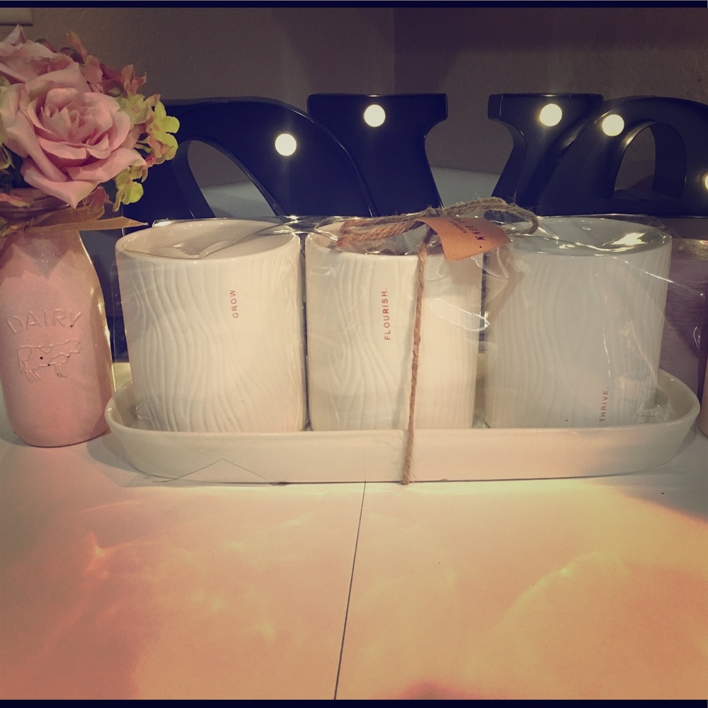 Rae Dunn "GROW,FLOURISH,THRIVE" Pots with Tray