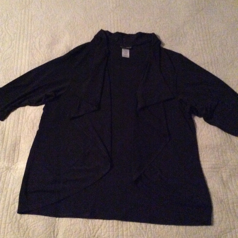 Figure flattering solid black lightweight jacket