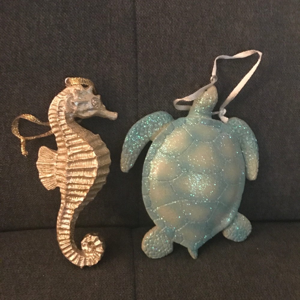 🎁 2 Hawaiian sea life ornaments excell quality