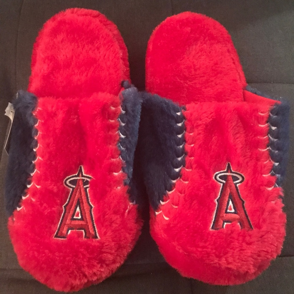 NWT Angels baseball size Large slippers