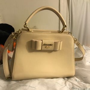 Samantha Thavasa Patent White Satchel