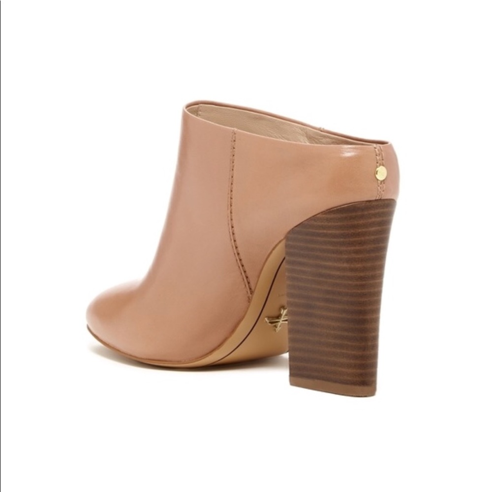 Cognac Leather Closed Toe Classic Mules - Picture 7 of 8
