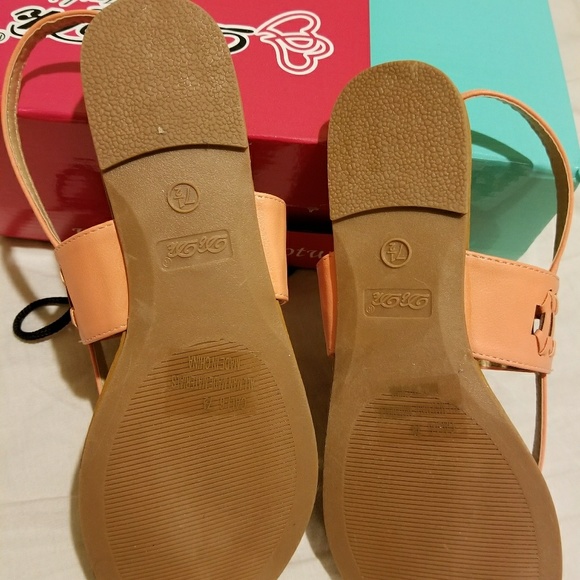 DbDb Fashions Sandal - Picture 2 of 4