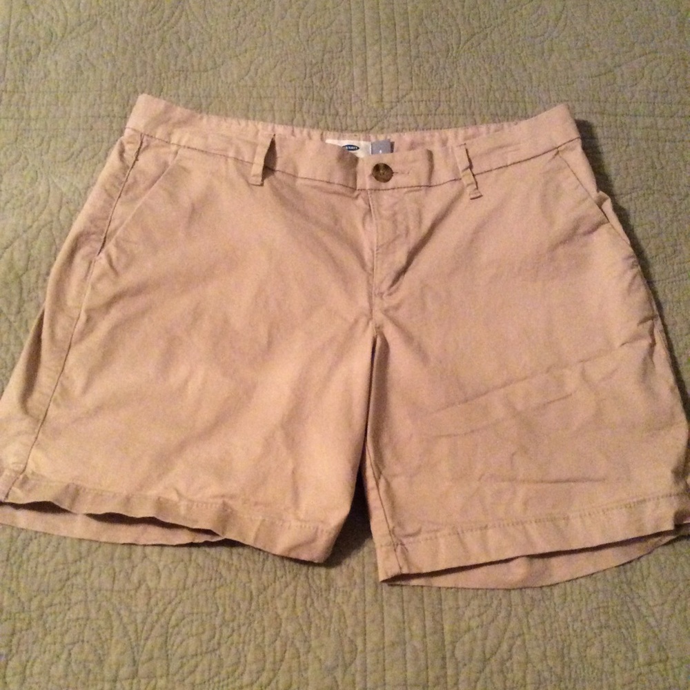 Khaki cream color shorts