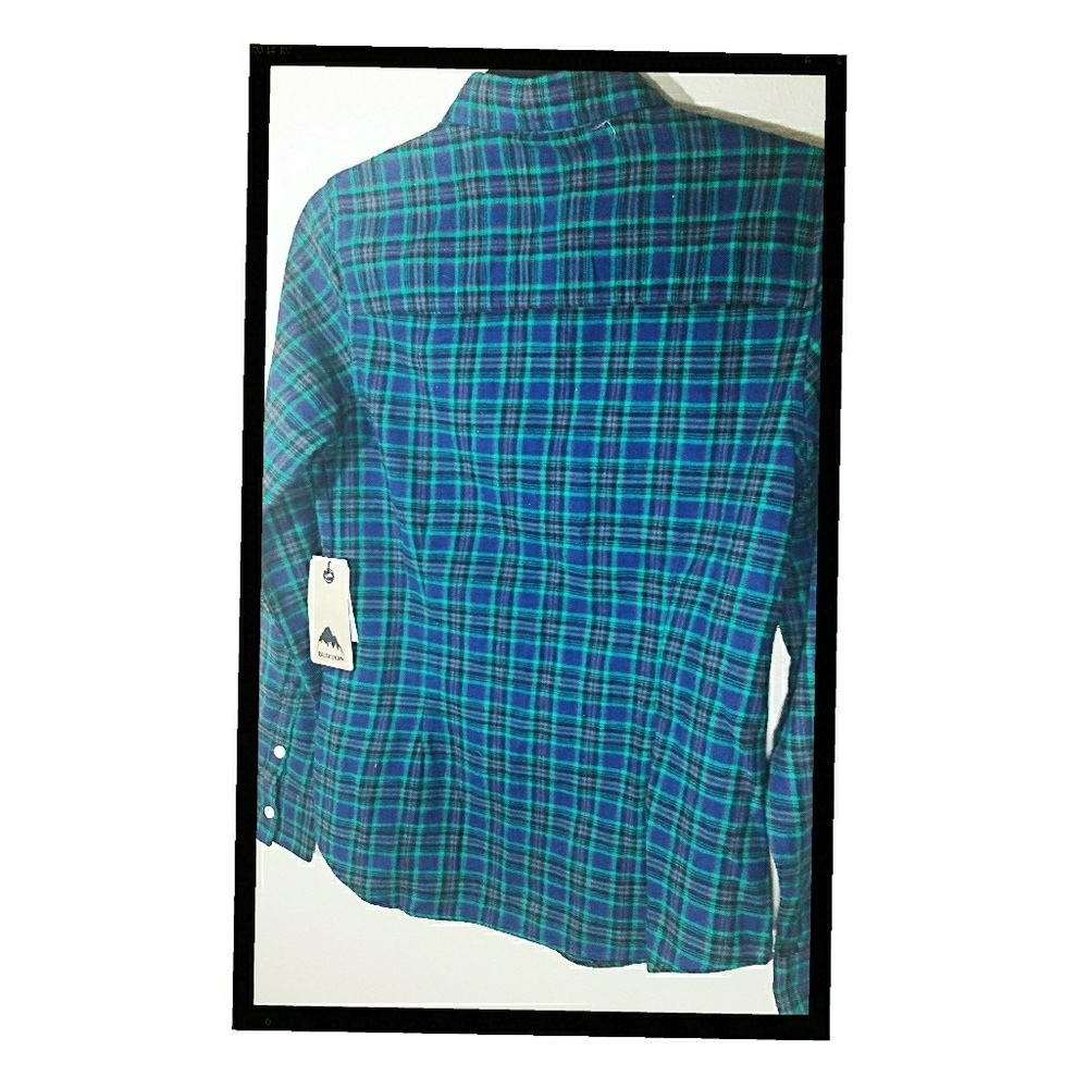 NWT. BURTON flannel shirt........size S - Picture 2 of 3