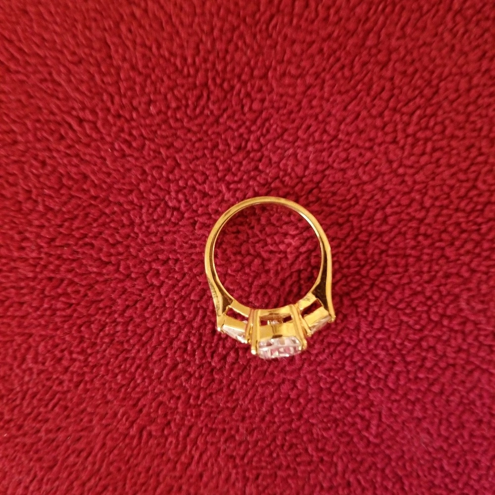 RING - Picture 4 of 4