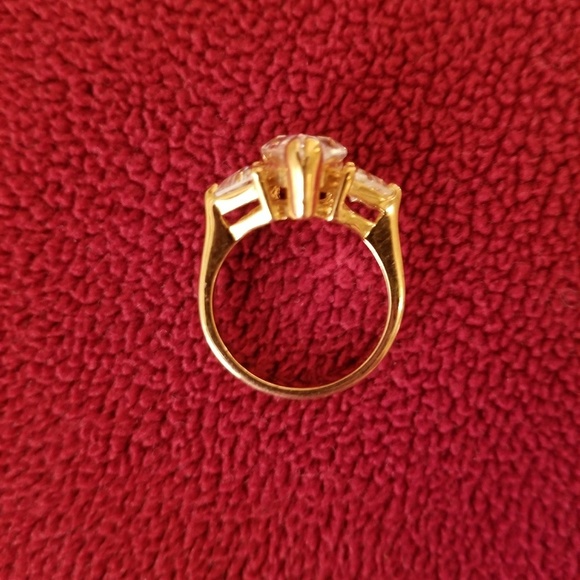 RING - Picture 2 of 4