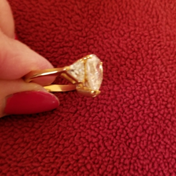 RING - Picture 3 of 4