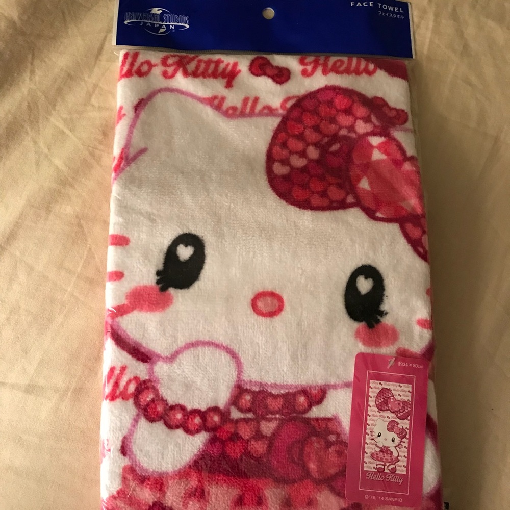 Hello Kitty Face Towel