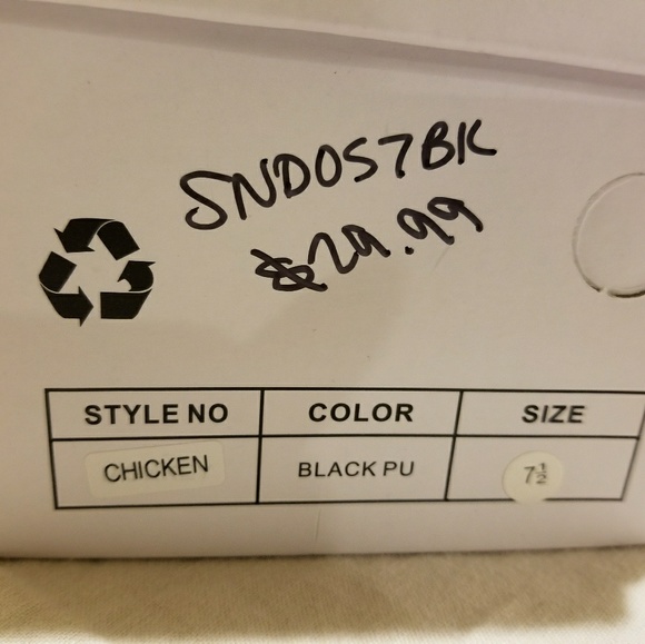 Hotsoles Sandals - Picture 5 of 5