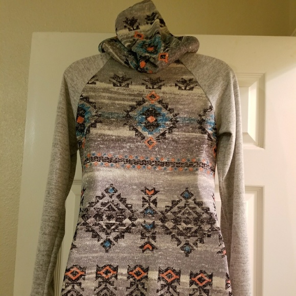 NWOT Hershe Aztec Hooded Sweater - Picture 2 of 5