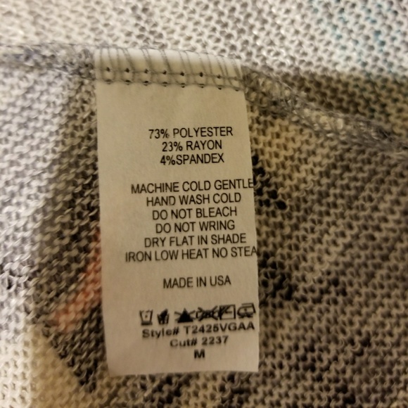 NWOT Hershe Aztec Hooded Sweater - Picture 4 of 5