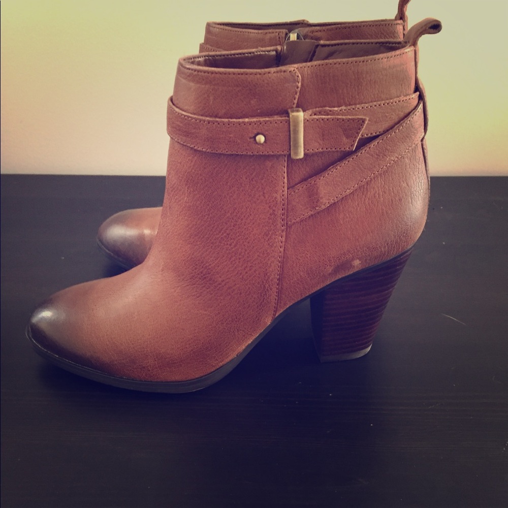 Ann Taylor Booties, size 6, brand new
