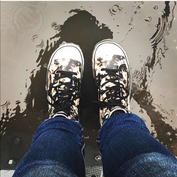 NIB High Top Floral Rain Sneaker Boots - Picture 4 of 8