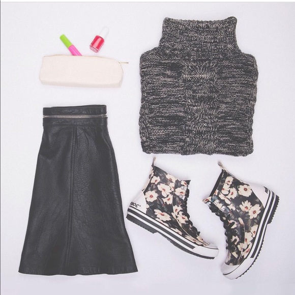 NIB High Top Floral Rain Sneaker Boots - Picture 6 of 8