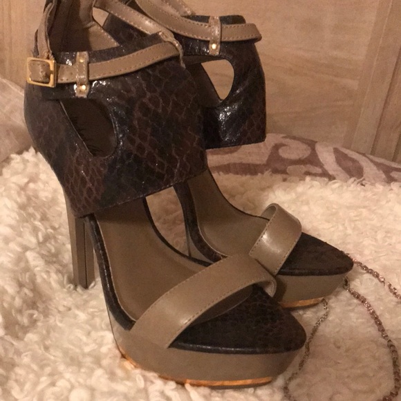 Beautiful Stilettos.. - Picture 3 of 3