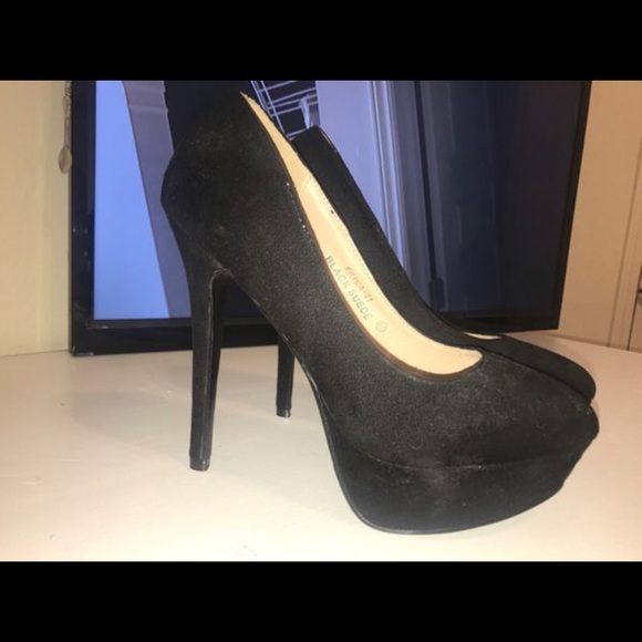 Heels - Picture 2 of 2