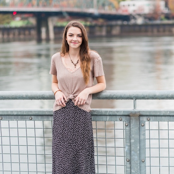 Meet your Posher, Ivy - Picture 3 of 4