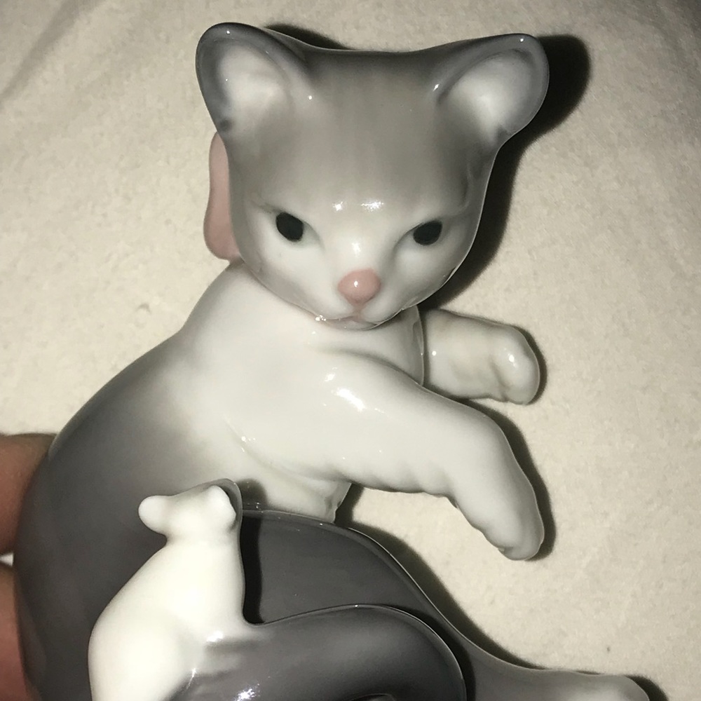 LLadro Cat and Mouse Figurine.