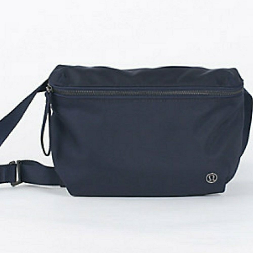 Lululemon Go Lightly Bag