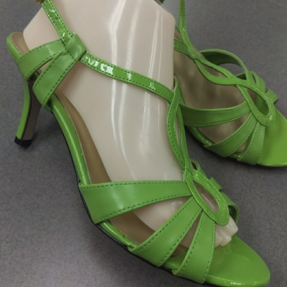 Danna Raye 9M spring green 3 inch heel
