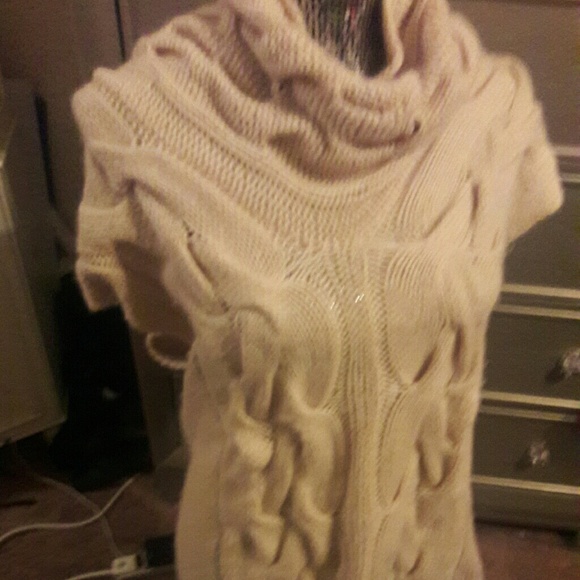 Cashmere knit sweater..the softest sweater eva - Picture 2 of 4