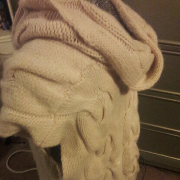 Cashmere knit sweater..the softest sweater eva - Picture 4 of 4