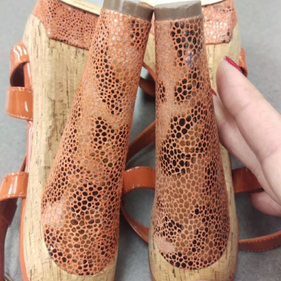 International Concepts 5.5M burnt orange 5 heel - Picture 5 of 8