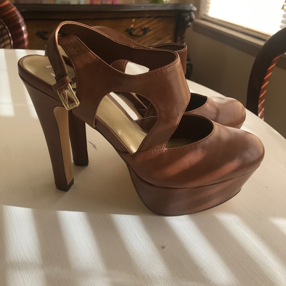 GUESS 4 INCH HEELS