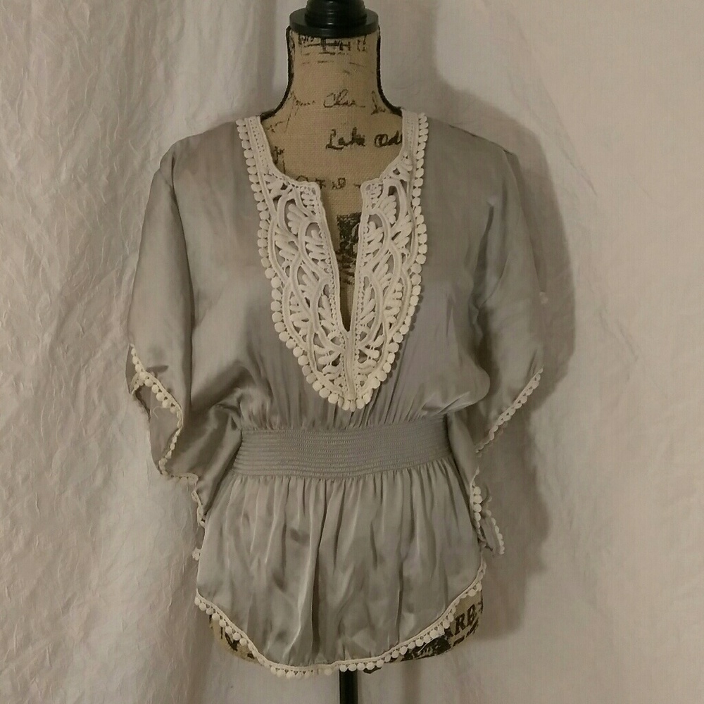 Pretty pullover blouse.